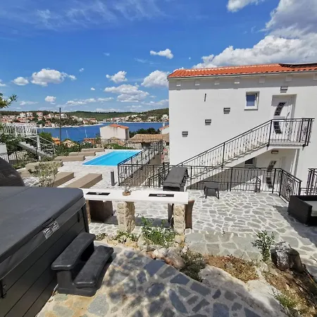 Tisno Resort Daire