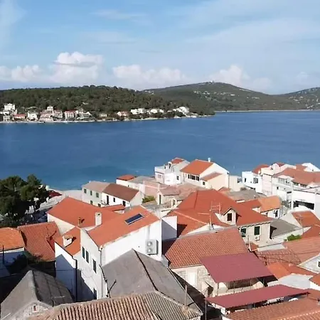 Tisno Resort *