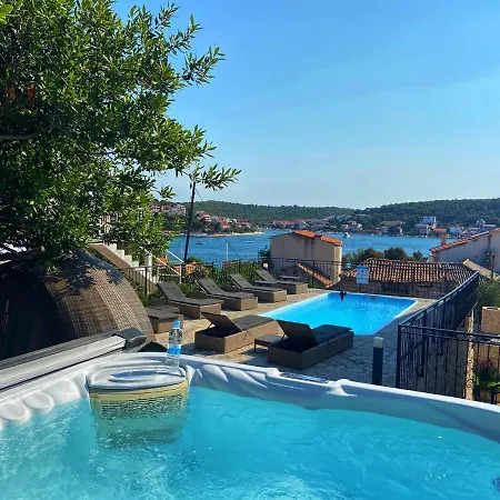 Daire Tisno Resort *