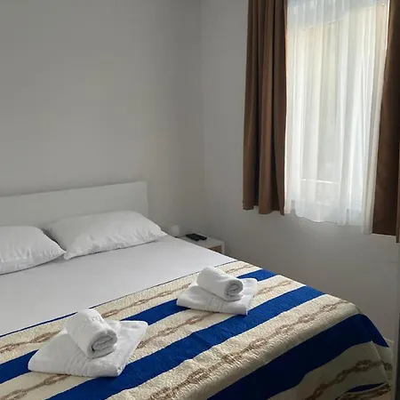 Tisno Resort *