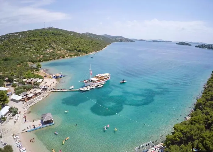 Tisno Resort * Тисно