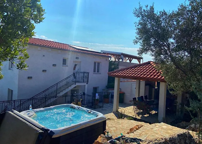 Tisno Resort Апартаменты Тисно