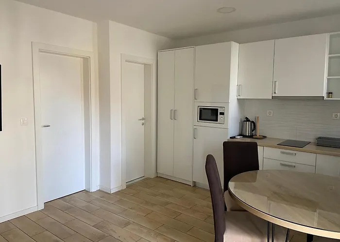 Tisno Resort Апартаменты Тисно